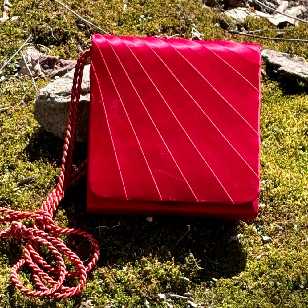 Vintage Cora Jacobs Red Satin Accordion Purse!